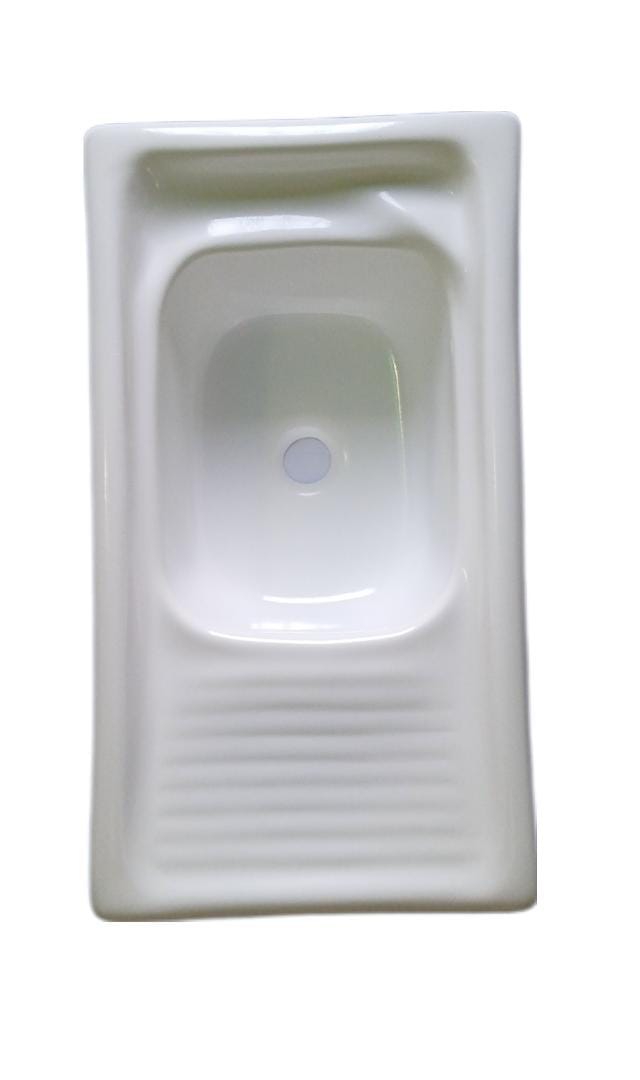 papelera pequeña blanca